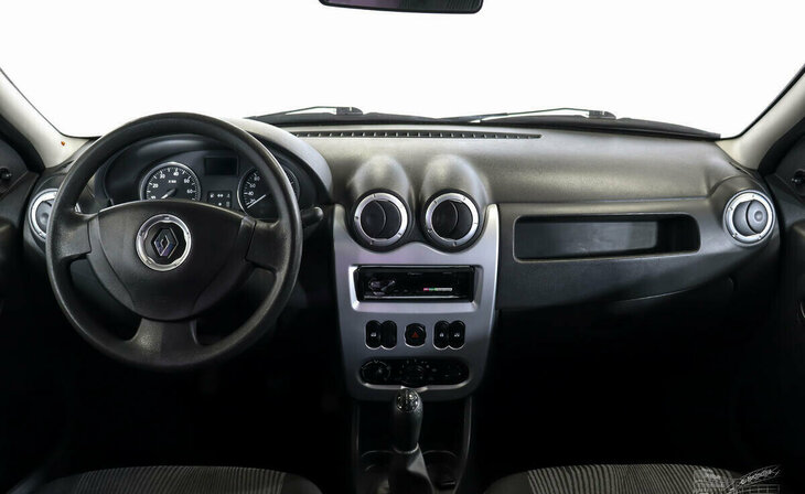 Renault Logan - Фото 5