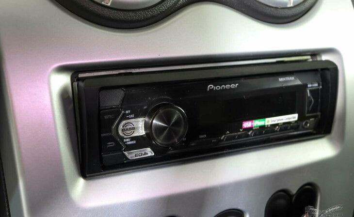 Renault Logan - Фото 7