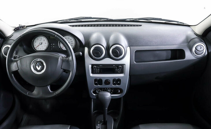 Renault Logan - Фото 5