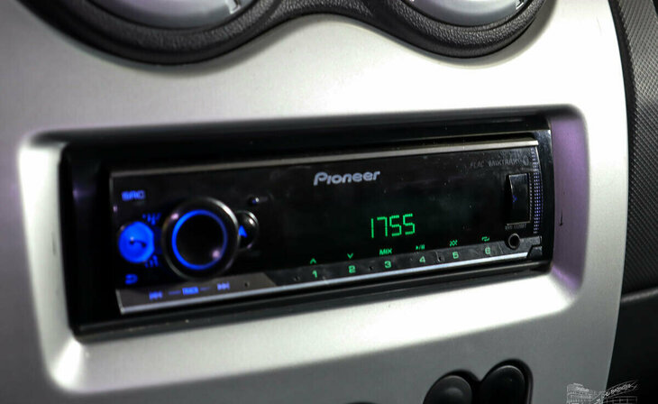 Renault Logan - Фото 7