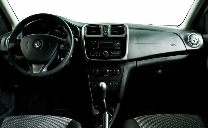 Renault Logan - Фото 8