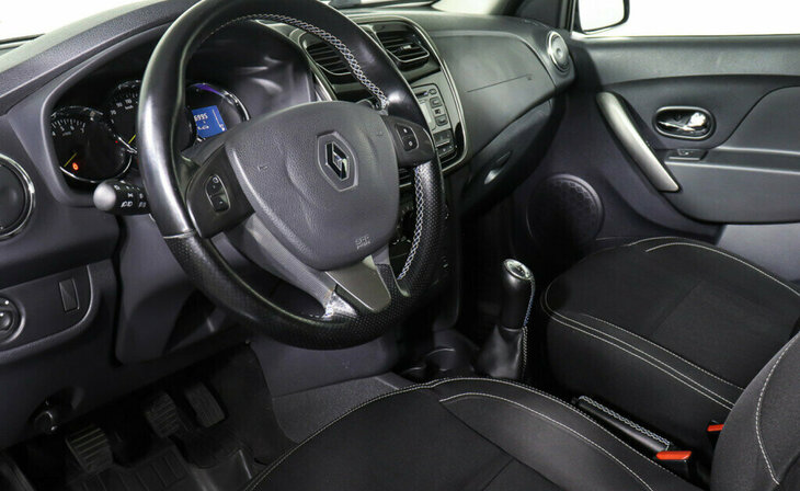 Renault Logan - Фото 9