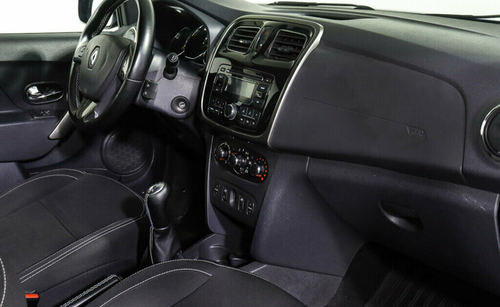 Renault Logan - Фото 7