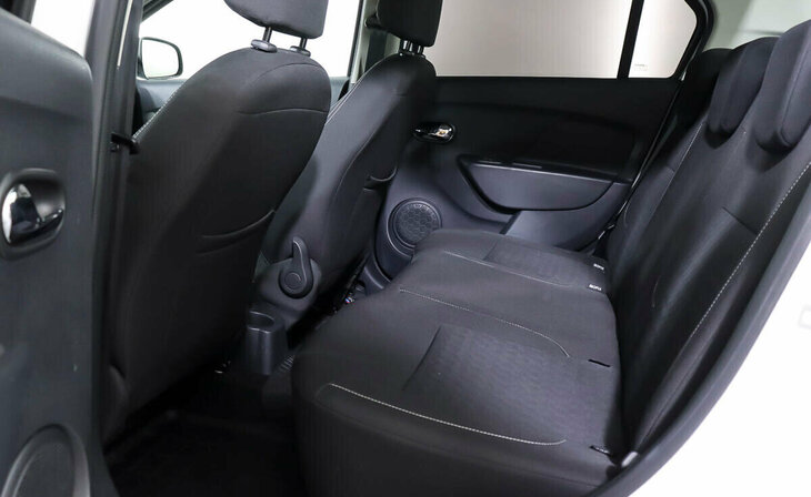 Renault Logan - Фото 13