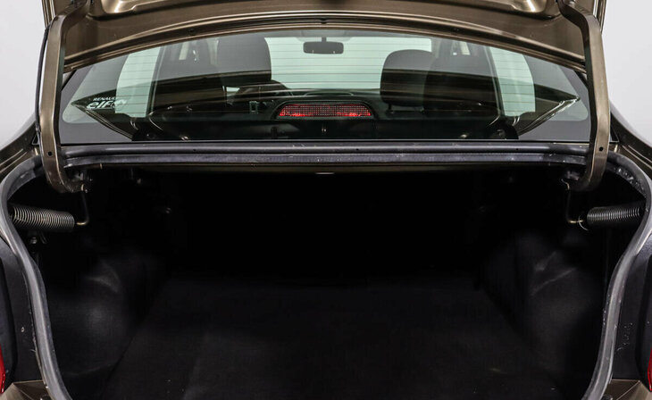 Renault Logan - Фото 9