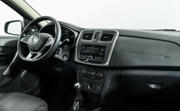 Renault Logan - Фото 4