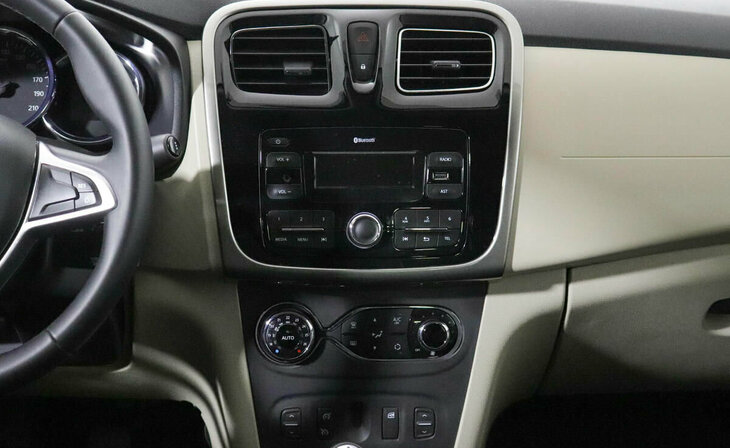 Renault Logan - Фото 7