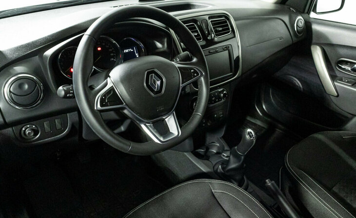 Renault Logan - Фото 6