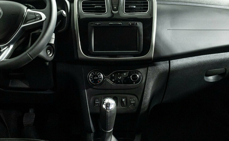 Renault Logan - Фото 7