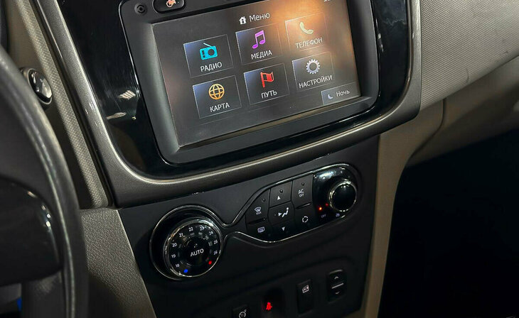 Renault Logan - Фото 8