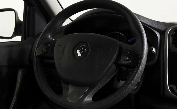 Renault Logan - Фото 10