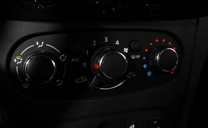 Renault Logan - Фото 12