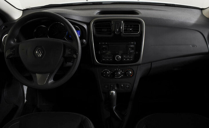 Renault Logan - Фото 8