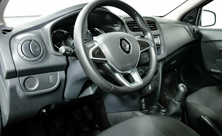 Renault Logan - Фото 10