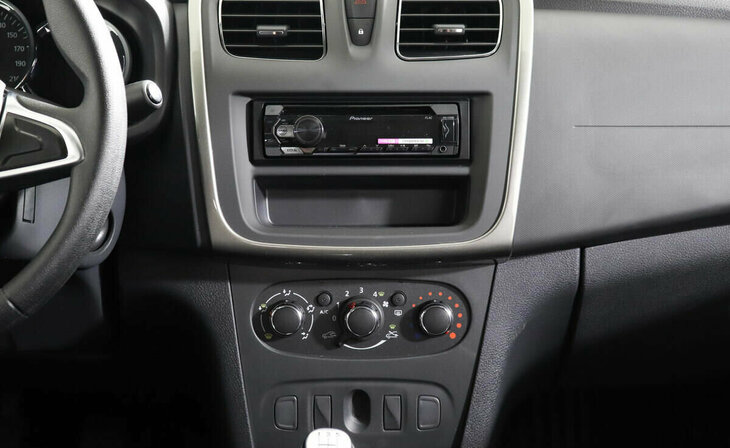 Renault Logan - Фото 7