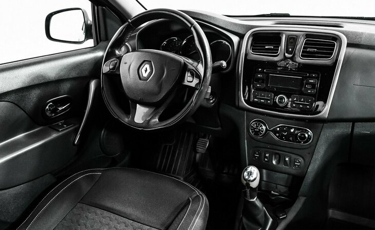 Renault Logan - Фото 7