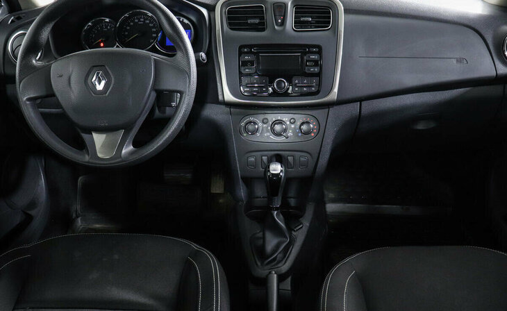Renault Logan - Фото 5
