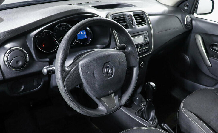 Renault Logan - Фото 6