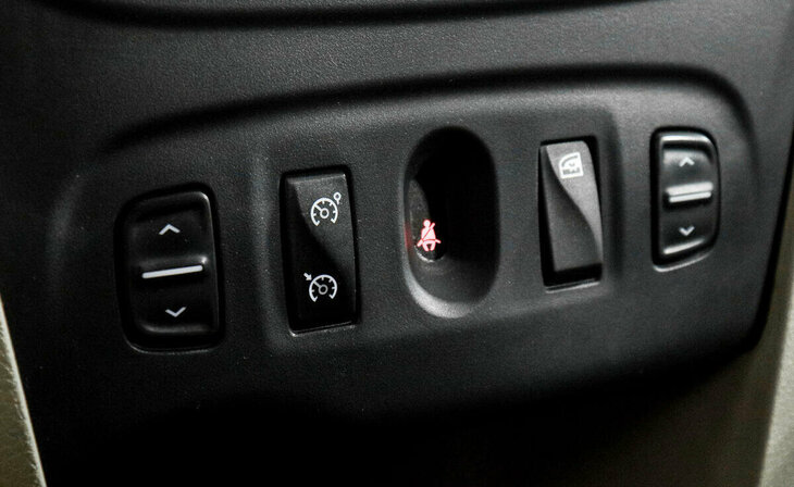 Renault Logan - Фото 12