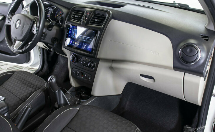 Renault Logan - Фото 6