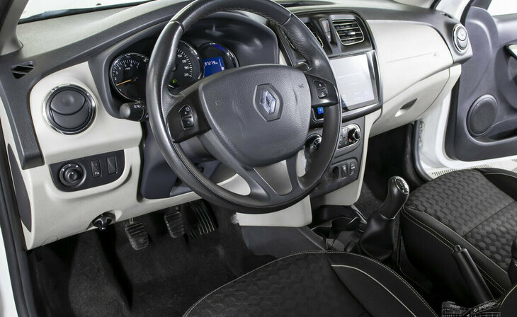 Renault Logan - Фото 8