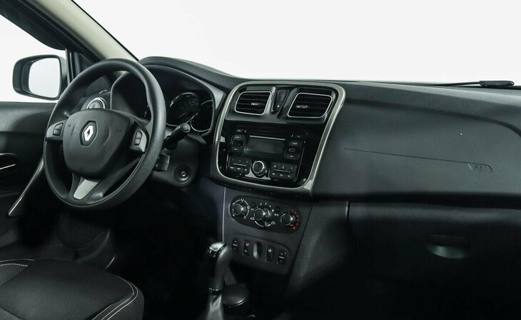 Renault Logan - Фото 4