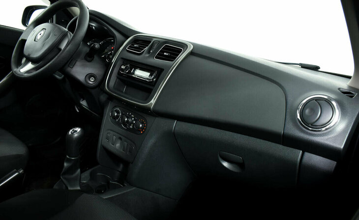 Renault Logan - Фото 5