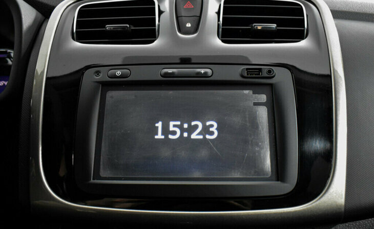 Renault Logan - Фото 6