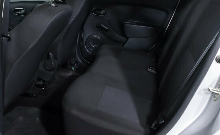 Renault Logan - Фото 13