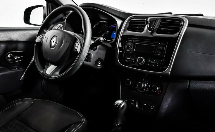 Renault Logan - Фото 7