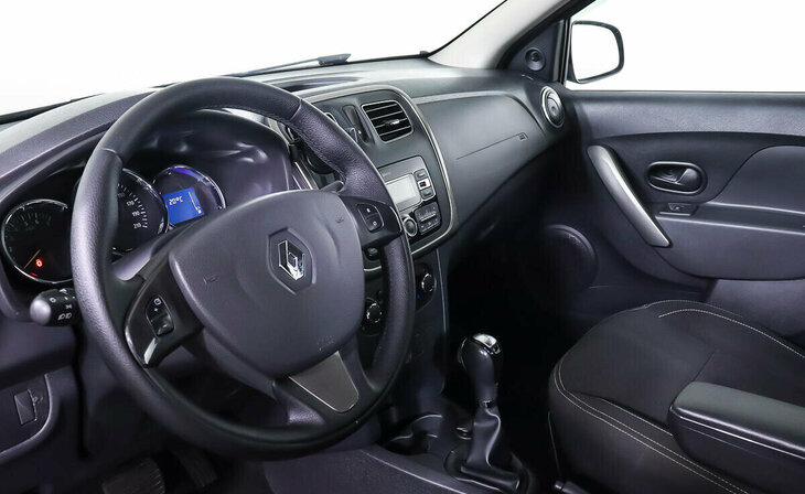 Renault Logan - Фото 10