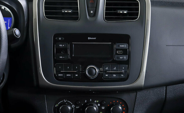 Renault Logan - Фото 12