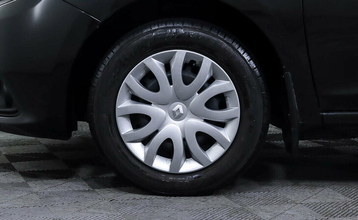 Renault Logan - Фото 7