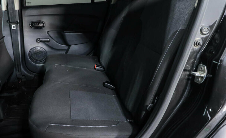 Renault Logan - Фото 8