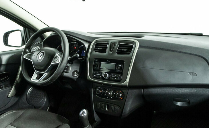 Renault Logan - Фото 4