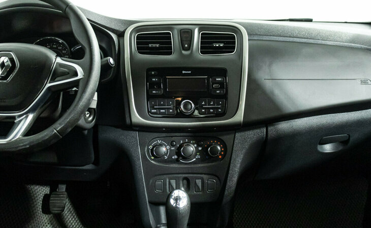 Renault Logan - Фото 7