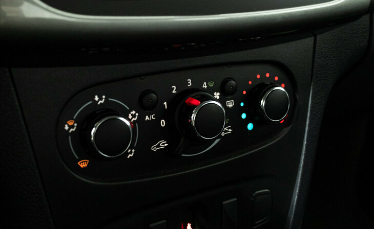 Renault Logan - Фото 8