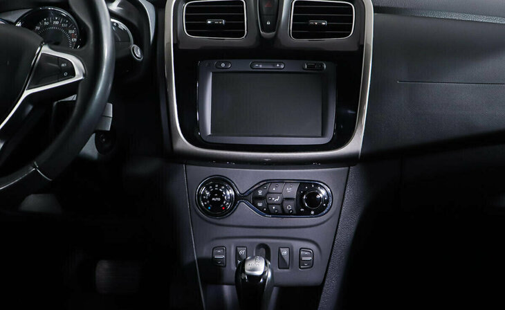 Renault Logan - Фото 12