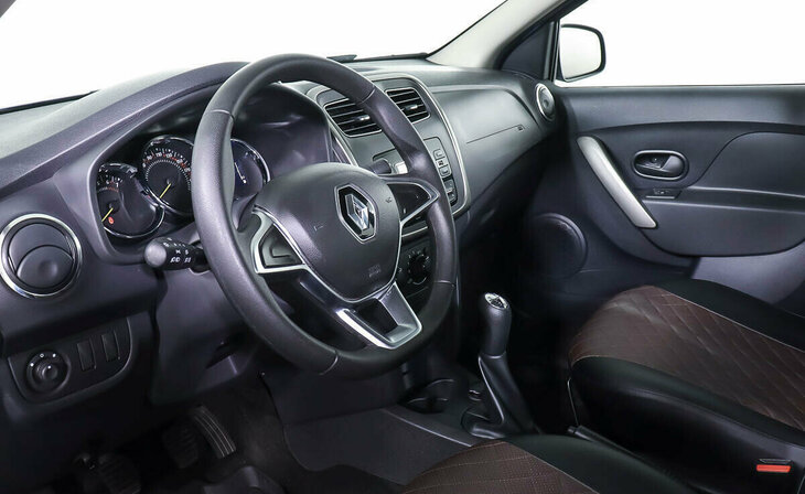 Renault Logan - Фото 10