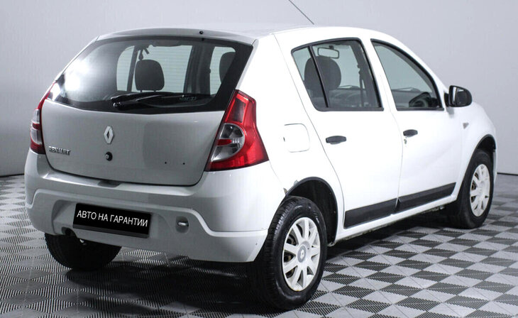 Renault Sandero - Фото 2