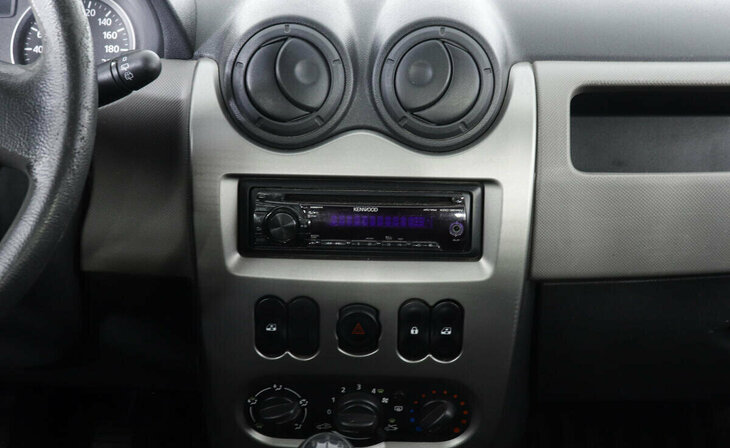 Renault Sandero - Фото 7