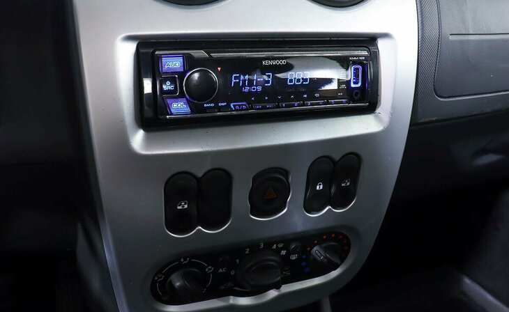 Renault Sandero - Фото 11