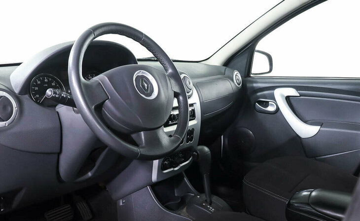 Renault Sandero - Фото 8