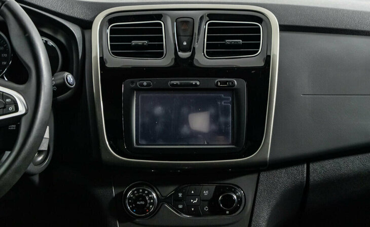 Renault Sandero - Фото 7