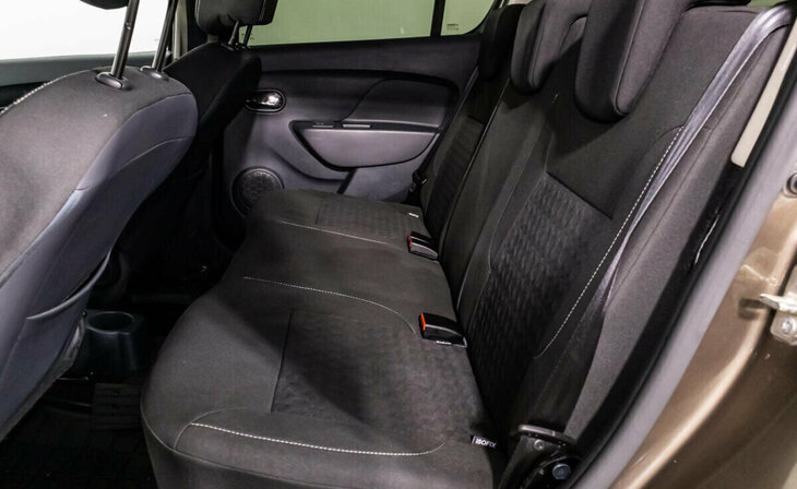 Renault Sandero - Фото 8