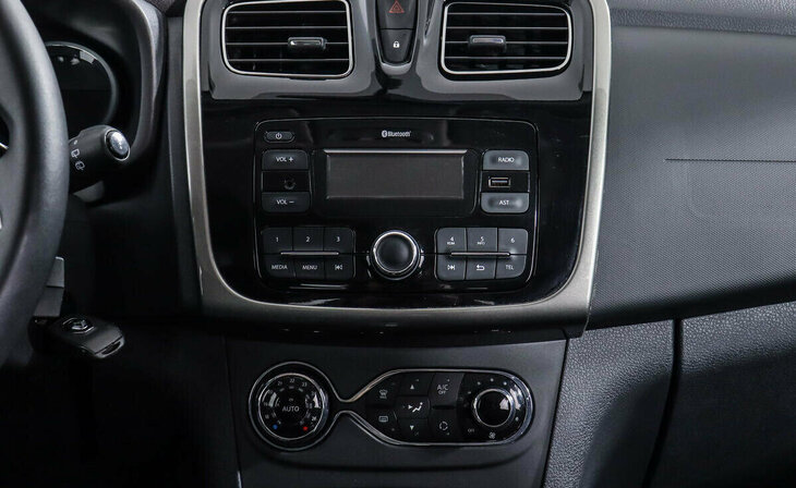 Renault Sandero - Фото 7