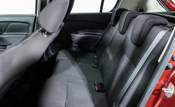 Renault Sandero - Фото 8