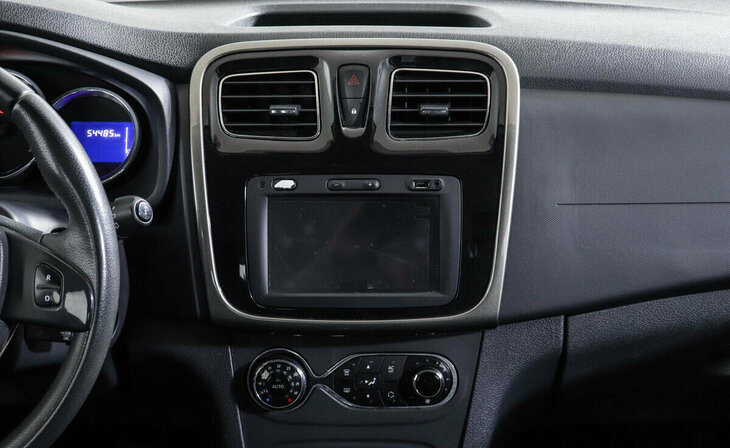 Renault Sandero - Фото 9