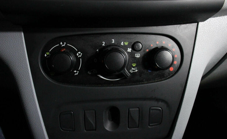 Renault Sandero - Фото 9