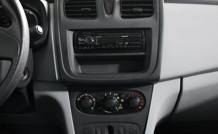 Renault Sandero - Фото 8